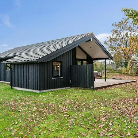 Beautiful And Well-maintained House Near Lyngsbaek